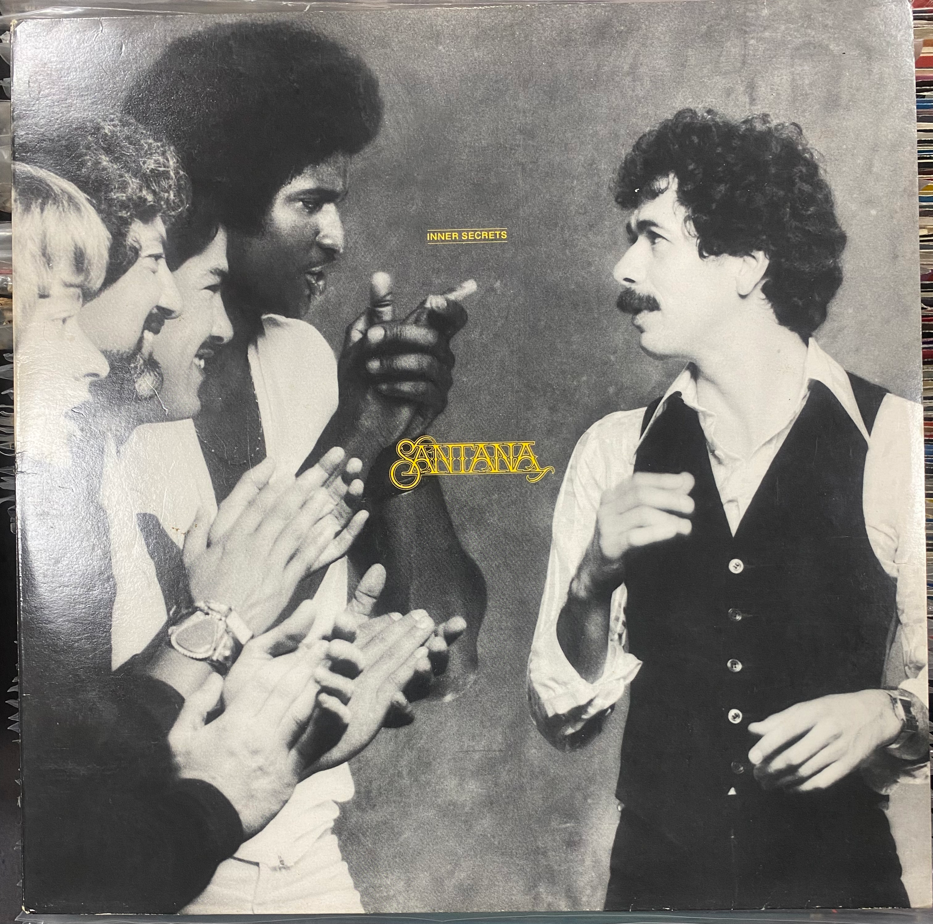 Copertina Santana:  gruppo musicale in bianco e nero