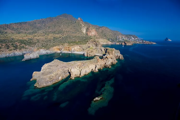 ISLAS EOLIAS