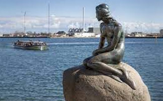 Denmark little mermaid statue