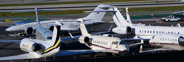 PS-GSI Bombardier Challenger CL650 at Van Nuys 13th Feb 2022.jpg