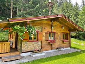 HÜTTE WALDZEIT...YOUR COSY FOREST RETREAT