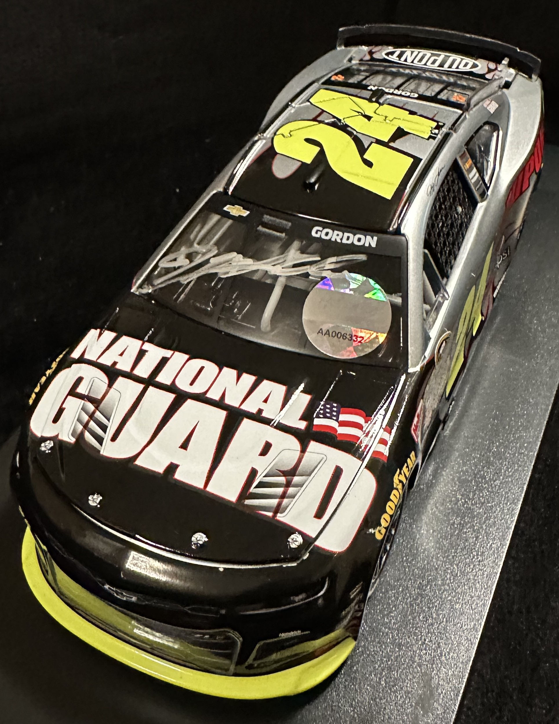 JEFF GORDON SIGNED CHEVROLET 1/24 DIECAST