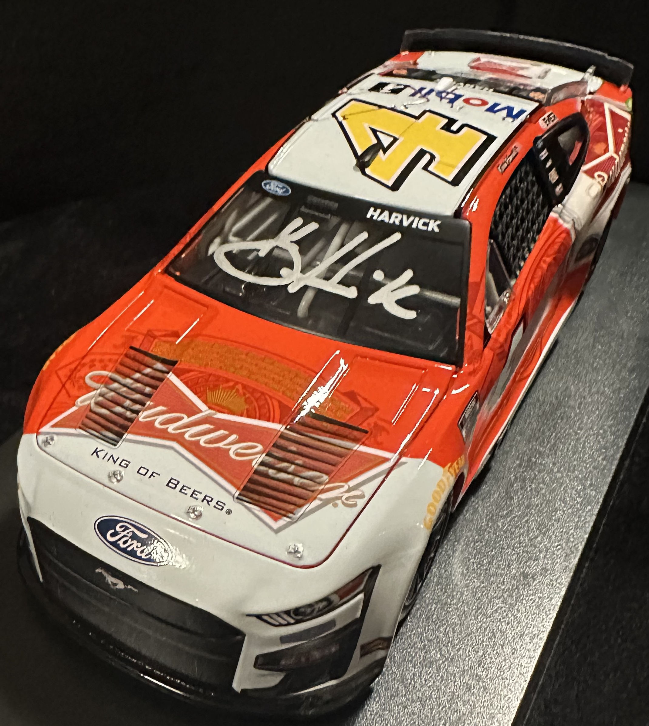 KEVIN HARVICK SIGNED 1/24 FORD MUSTANG