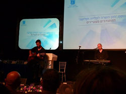 1017118_10152165683933812_1783645802_n