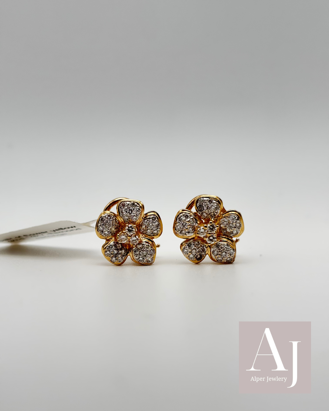 Flower 14k Yellow Gold Diamond Earrings