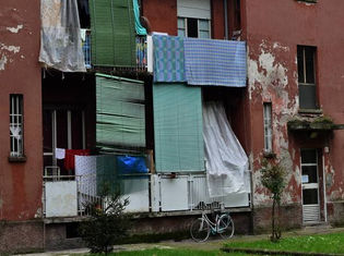Gli invisibili delle case popolari