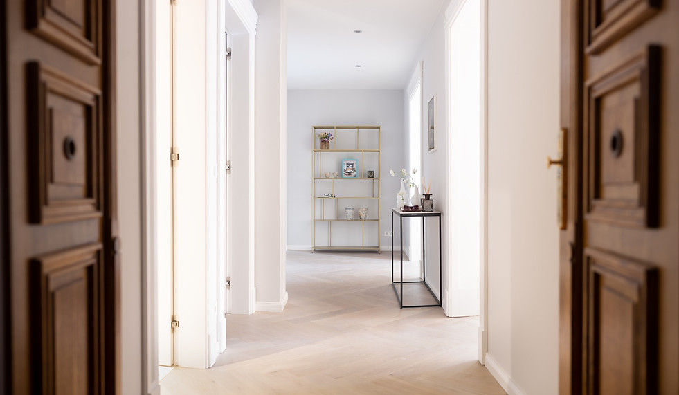 Altbausanierung, Konzept Ausbau, Materialisierung, Lichtplan, Möblierung und Accessoires.