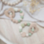 Greifling Beissring mit Namen personalisiert Babygeschenk Geschenk zur Geburt Salbei