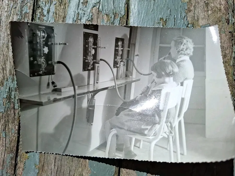Thumbnail: Antique Medical Device Oxygen Therapy Machine