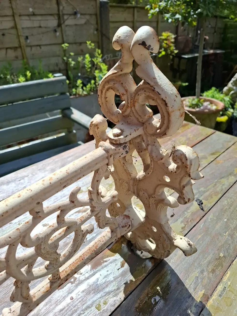 Thumbnail: Cast Iron Wall Mounted Flowerpot Holder