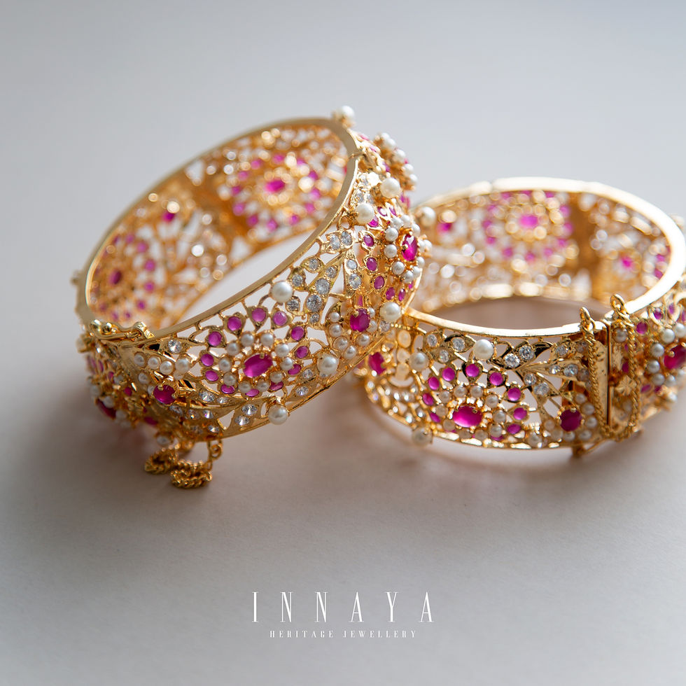 Thumbnail: Lotus Bangle Garnet Single