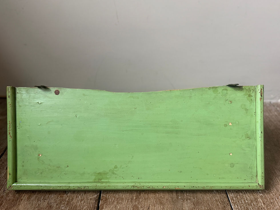 Thumbnail: Vintage Painted Shelf