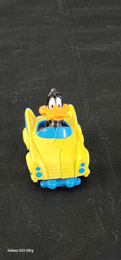 VTG 1992 Loney Tunes Car w/Daffy Duck