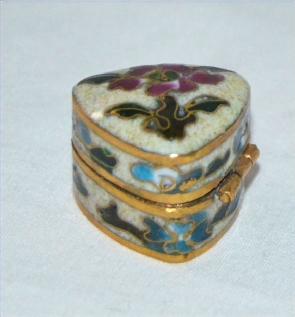 Vintage Miniature Hinged Chinese Floral Cloisonné Pill-Snuff Box intricate enameling-Front
