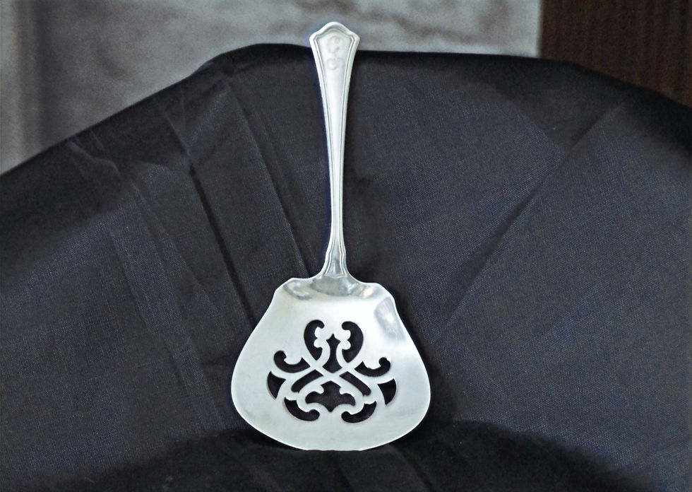 Antique 1911 R. Wallace & Sons Sterling Silver Washington pattern pierced nut spoon intricate scrollwork monogrammed.