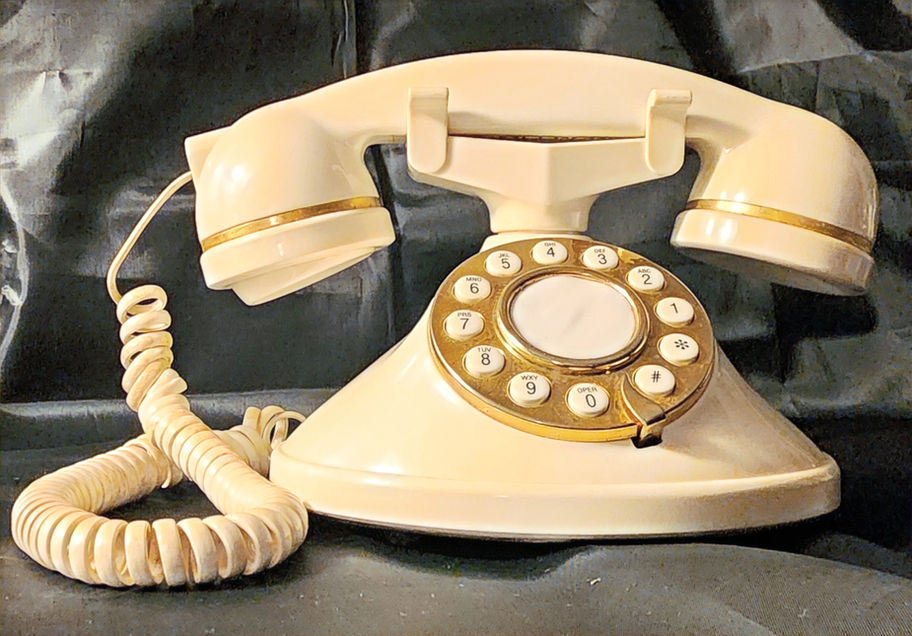 Vintage French Style Conair Telephone-Model SW2505 cream-colored piece features a ringer equivalence of 0.8A.