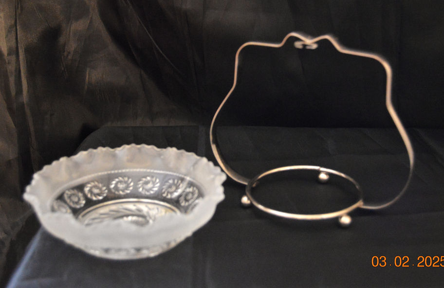 Glass Condiment Dish-Holder