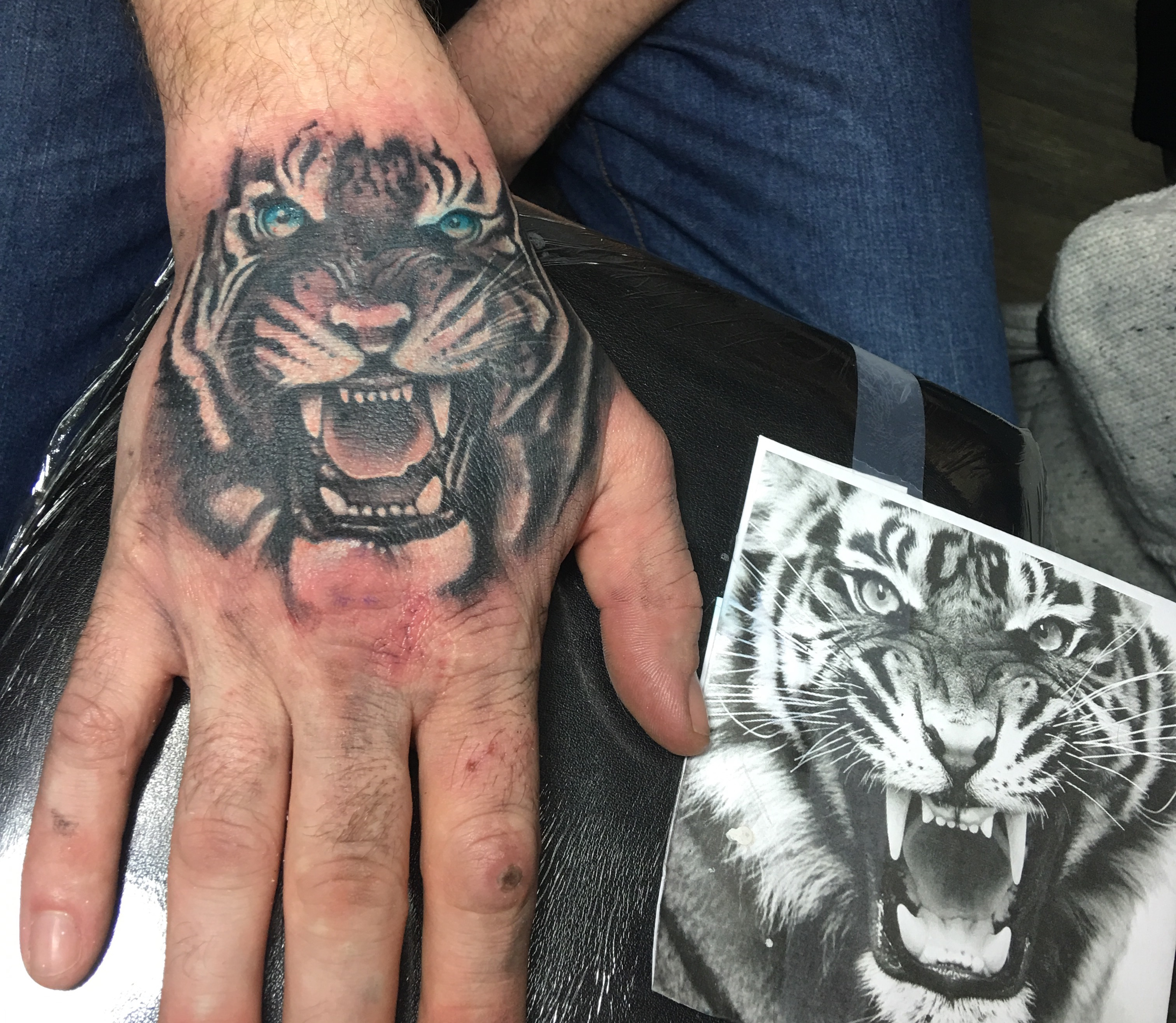 tigerhand