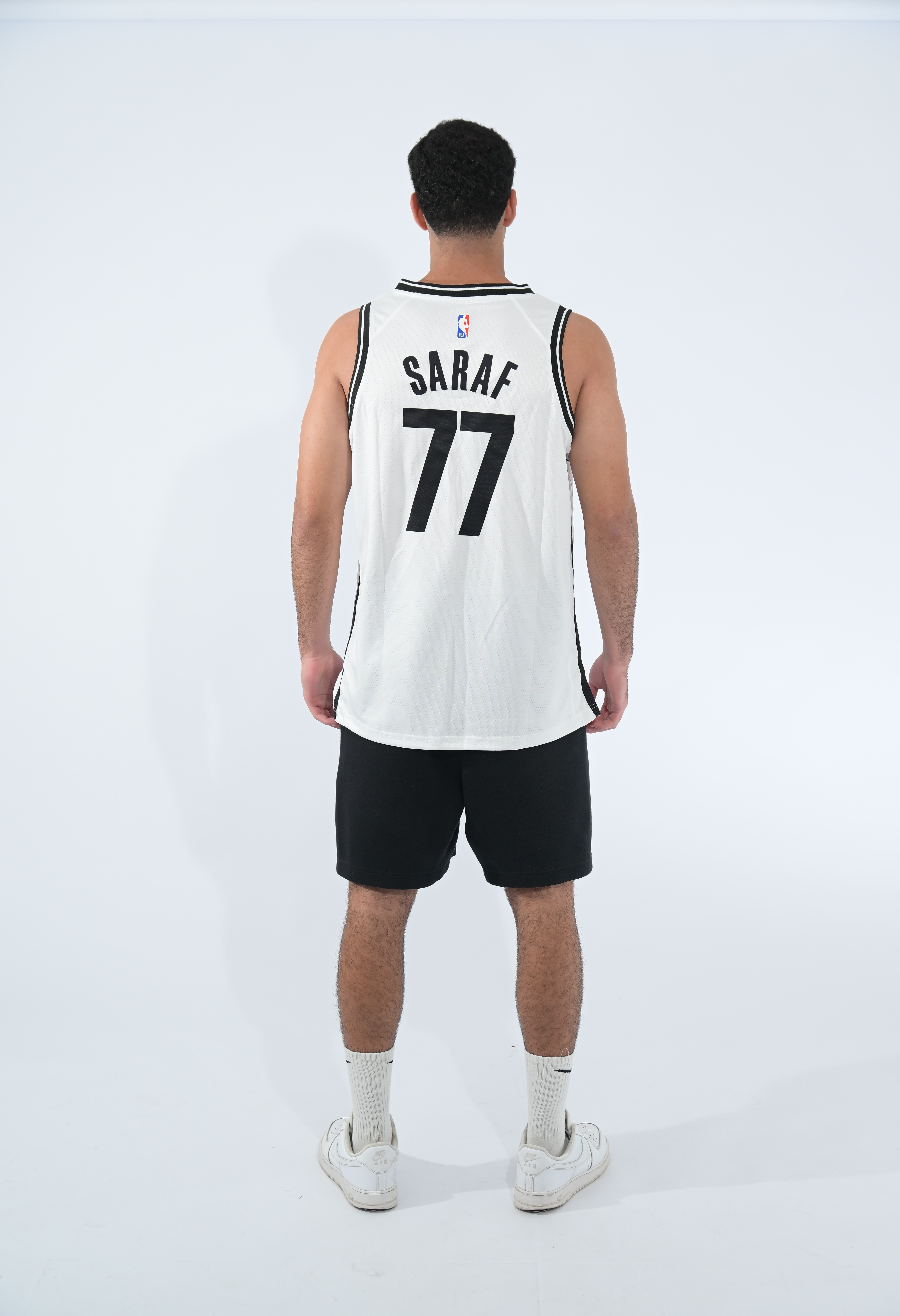 גופיית NBA ברוקלין נטס – בן שרף (לבנה)