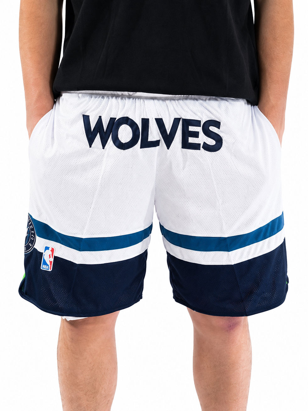 תמונה ממוזערת: Timber wolves white shorts