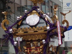 お神輿に出会いました