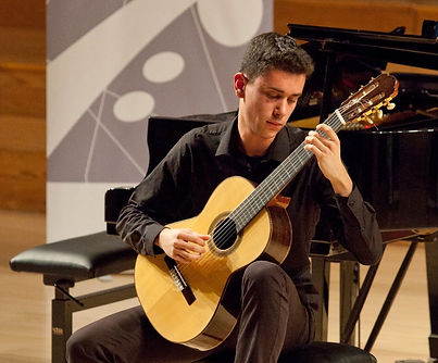 juan ainvar (1)_edited.jpg