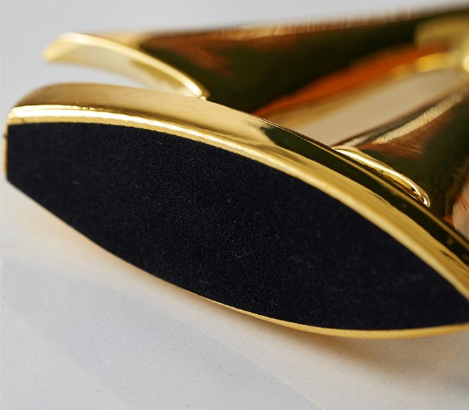 Thumbnail: Nkanigbega Modern Golden Sailboat ohun ọṣọ