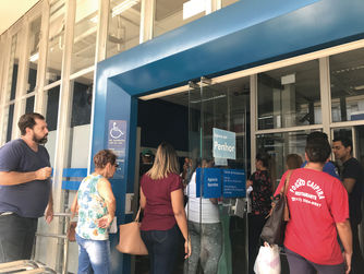 Caixa registra grande fila para saque dos R$ 500 do FGTS