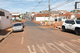 Prefeitura libera trânsito provisório na rua 20