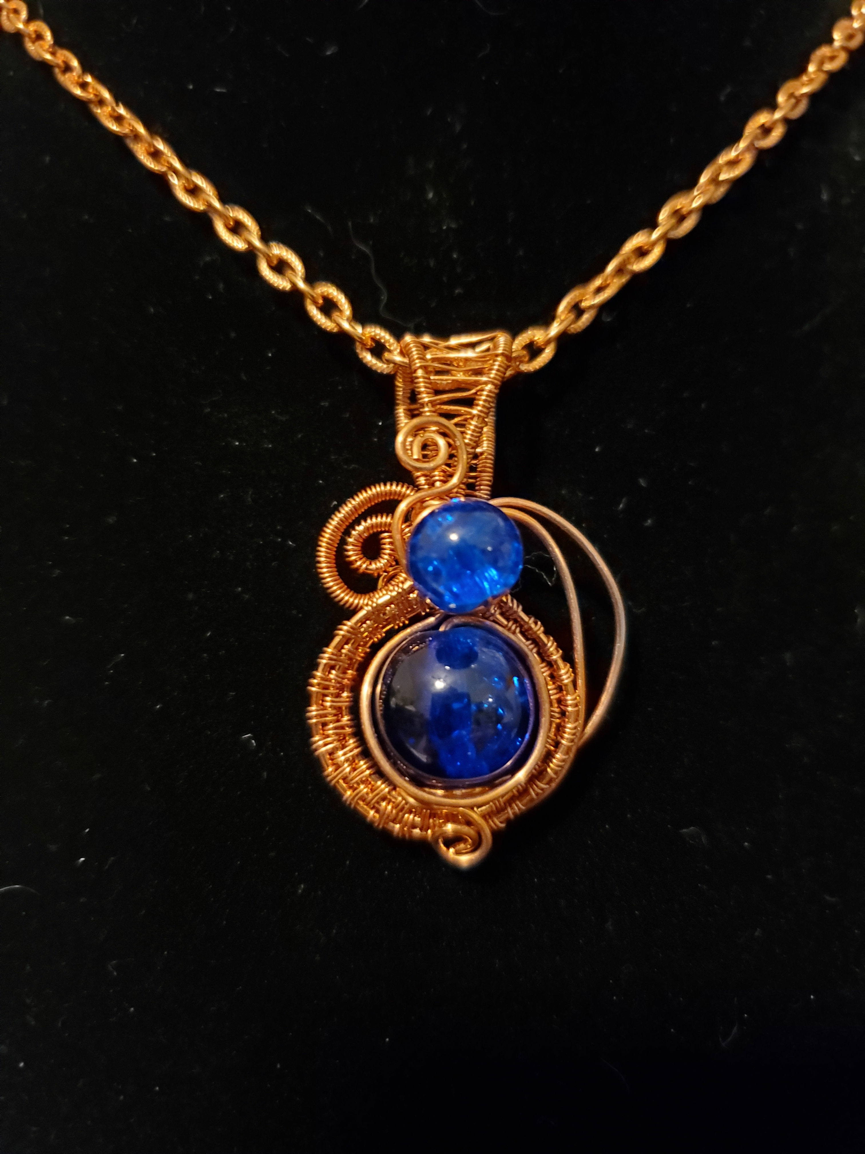 Blue crackle bead