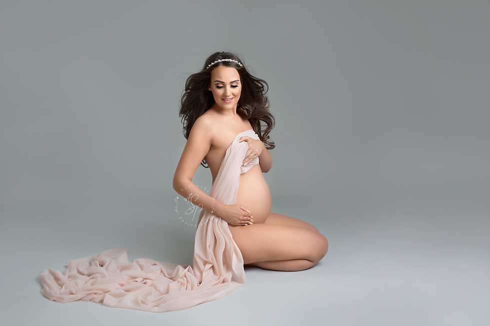 Chester maternity photographer