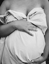 photos de grossesse noir et blanc en provence