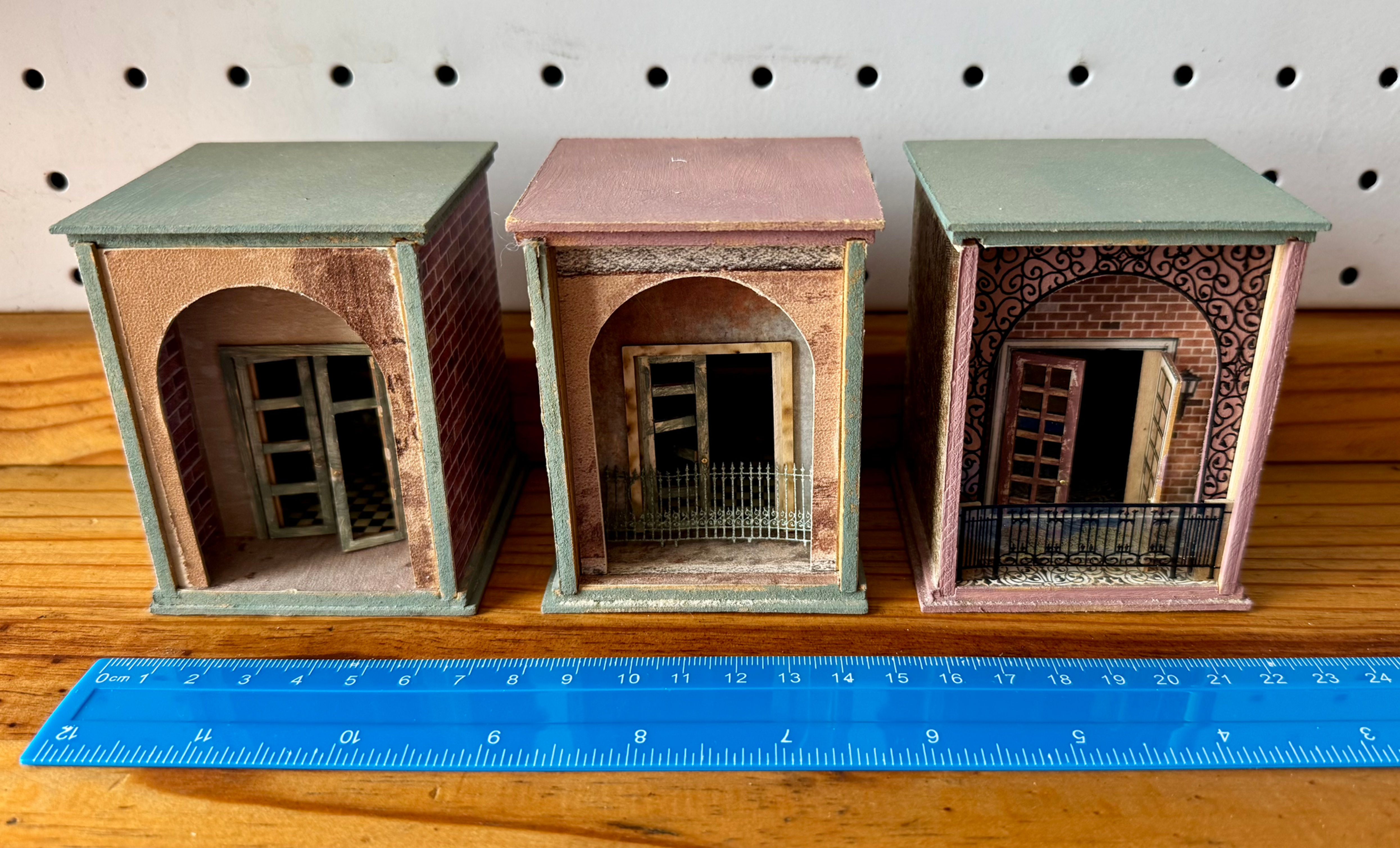 Set of 3 wooden houses