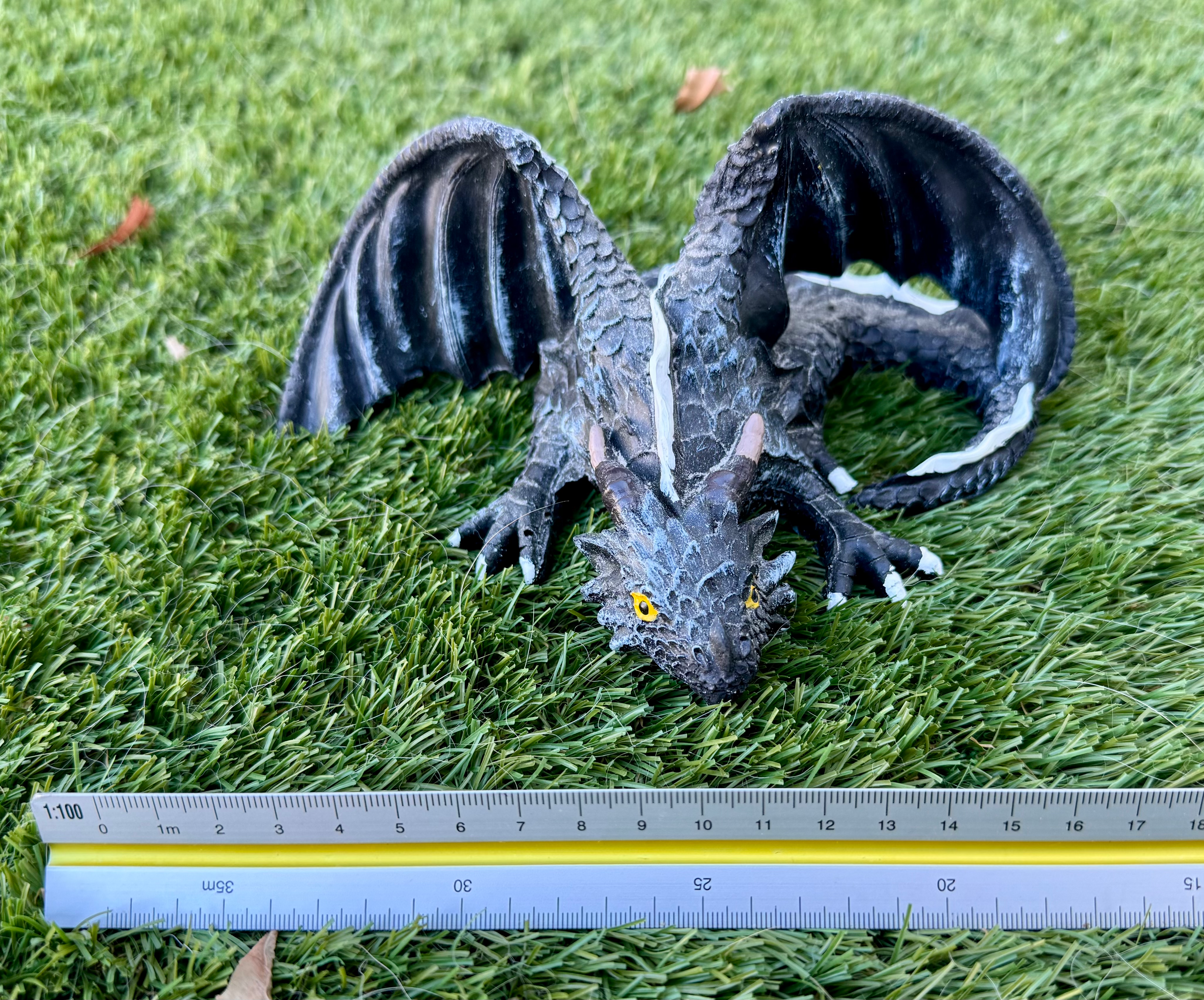 Large grey dragon (ceramic)