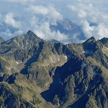 pyrenees-1826939_1920.jpg