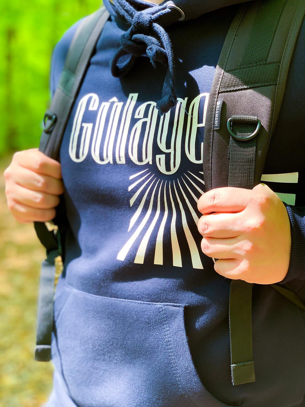 Navy blue hoodie of Gulage Clothing with japanese sunset stripes.