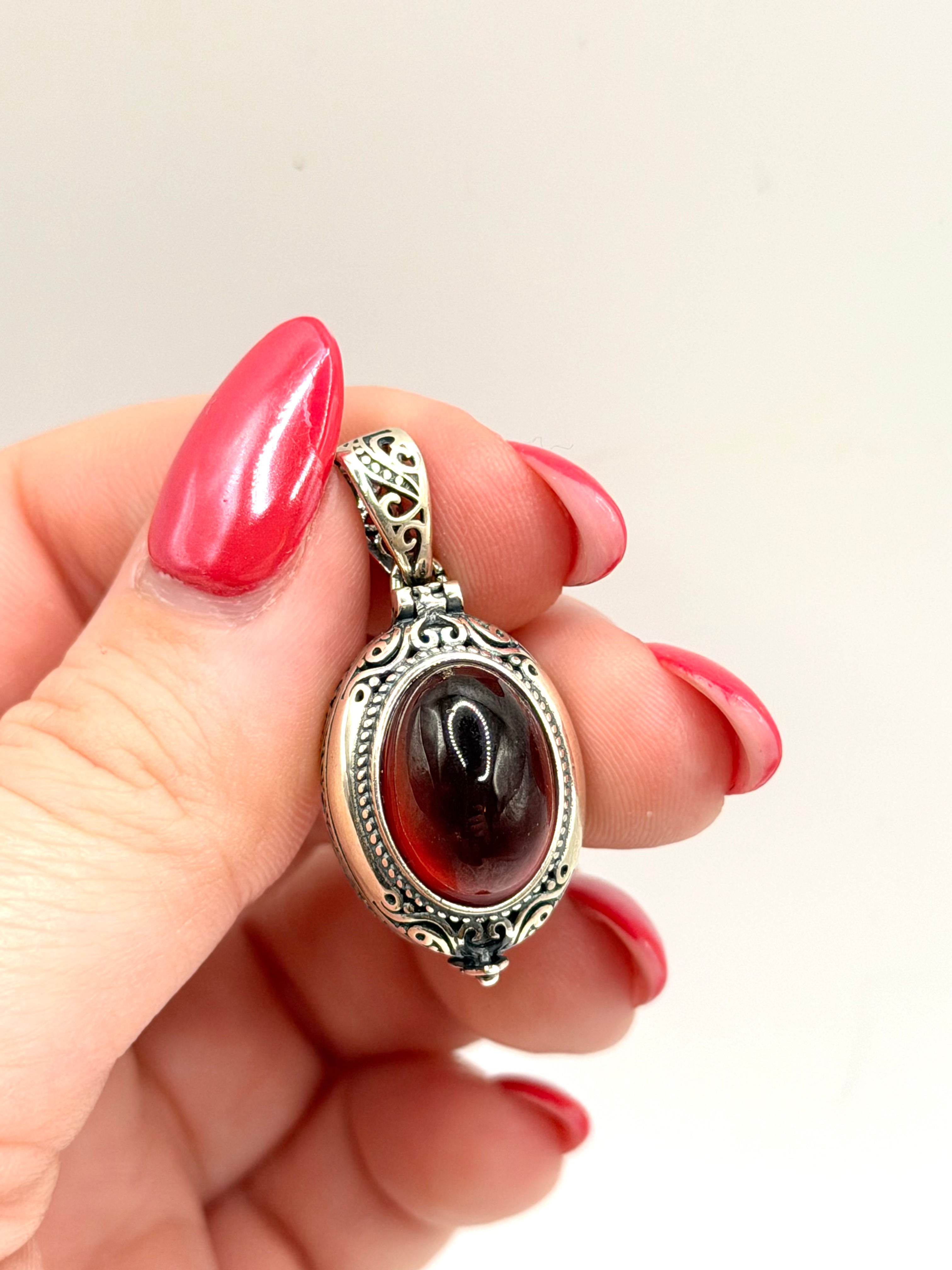 Granaat - witchlocket ketting S925
