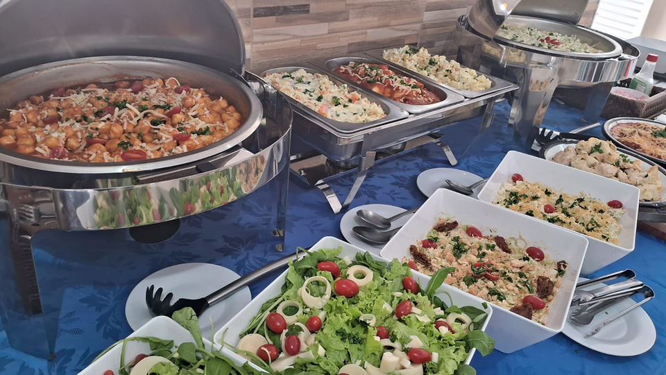 Buffet a domicílio com variedades de massas frescas e molhos artesanais