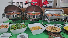 Buffet italiano servido em domicílio com massas, antepastos e pratos tradicionais