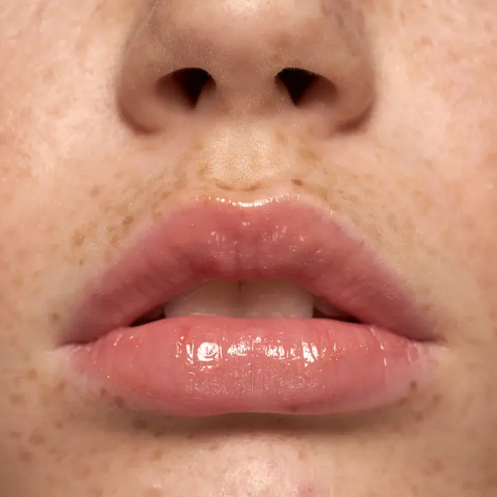 Thumbnail: Instant Gloss Lip Oil