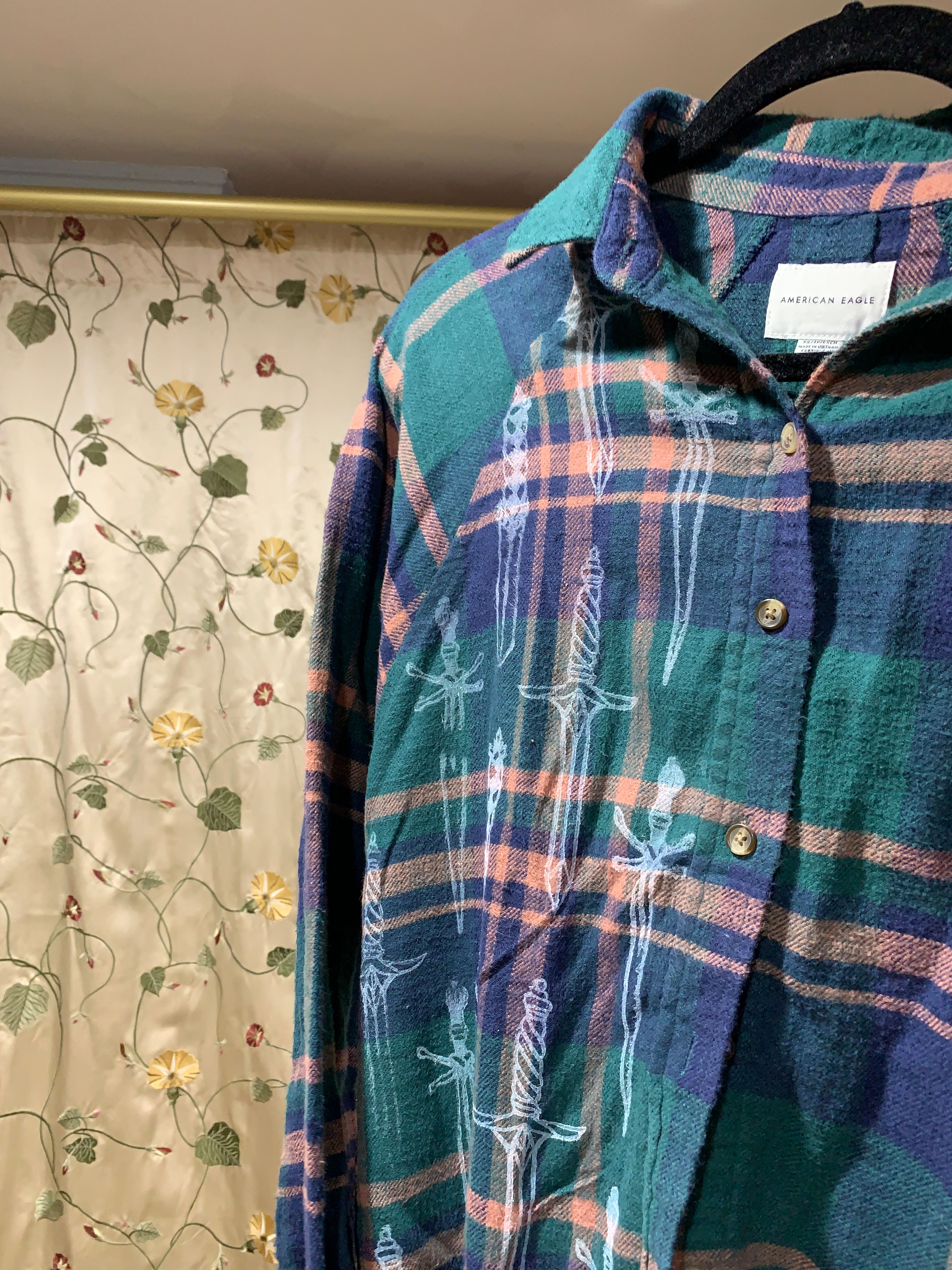 Boxy Raglan Swords Printed Flannel Top- Size XS