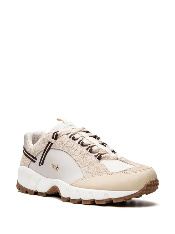 Thumbnail: Nike Air Humara x Jacquemus Light Bone and Gold