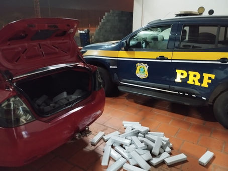 PRF apreende mais de 60 quilos de maconha com traficante na BR-386