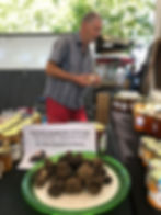 Marché St Quentin truffes d’été.jpg
