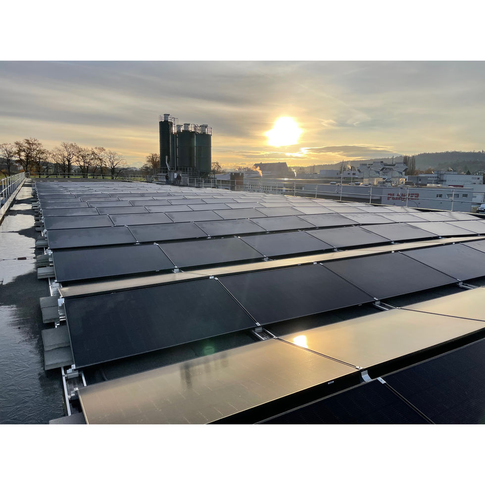 140 kWp Flachdach-PV-Anlage - Ansicht 1