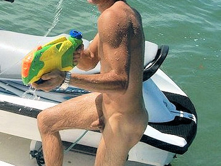 Naturists like to play!