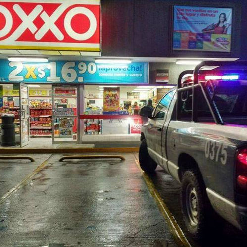 DELINCUENTES ROBAN CERCA DE 11 MIL PESOS TRAS ASALTAR TRES TIENDAS EN AGUASCALIENTES