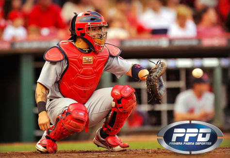 Sin yeso Yadier Molina; retorno está en suspenso.
