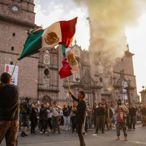 LA MUERTE DE CARLOS MANZO ENFURECIÓ A MICHOACÁN Y SIGUEN LAS PROTESTAS