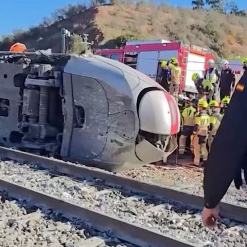 DESCARRILAMIENTO Y COLISIÓN DE TRENES EN ESPAÑA DEJA AL MENOS 39 MUERTOS Y CIENTOS DE HERIDOS